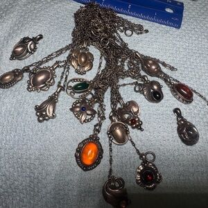 Flexi Elegant Silver Necklace with Vibrant Gemstones